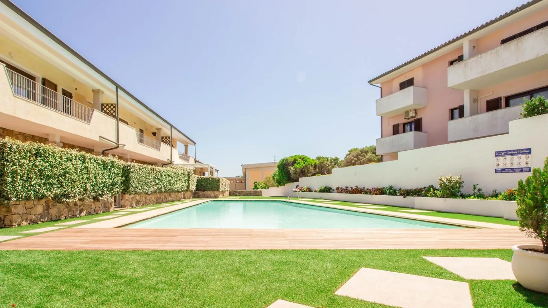 Appartamento Nuovissimo Con Piscina E Terrazza - A Due Passi Dalle Spiagge 팔라우 0*,