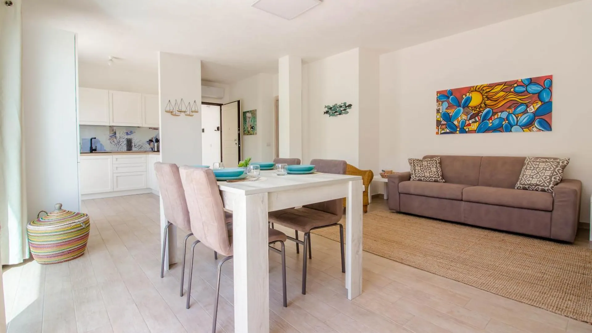 Appartamento Nuovissimo Con Piscina E Terrazza - A Due Passi Dalle Spiagge 팔라우