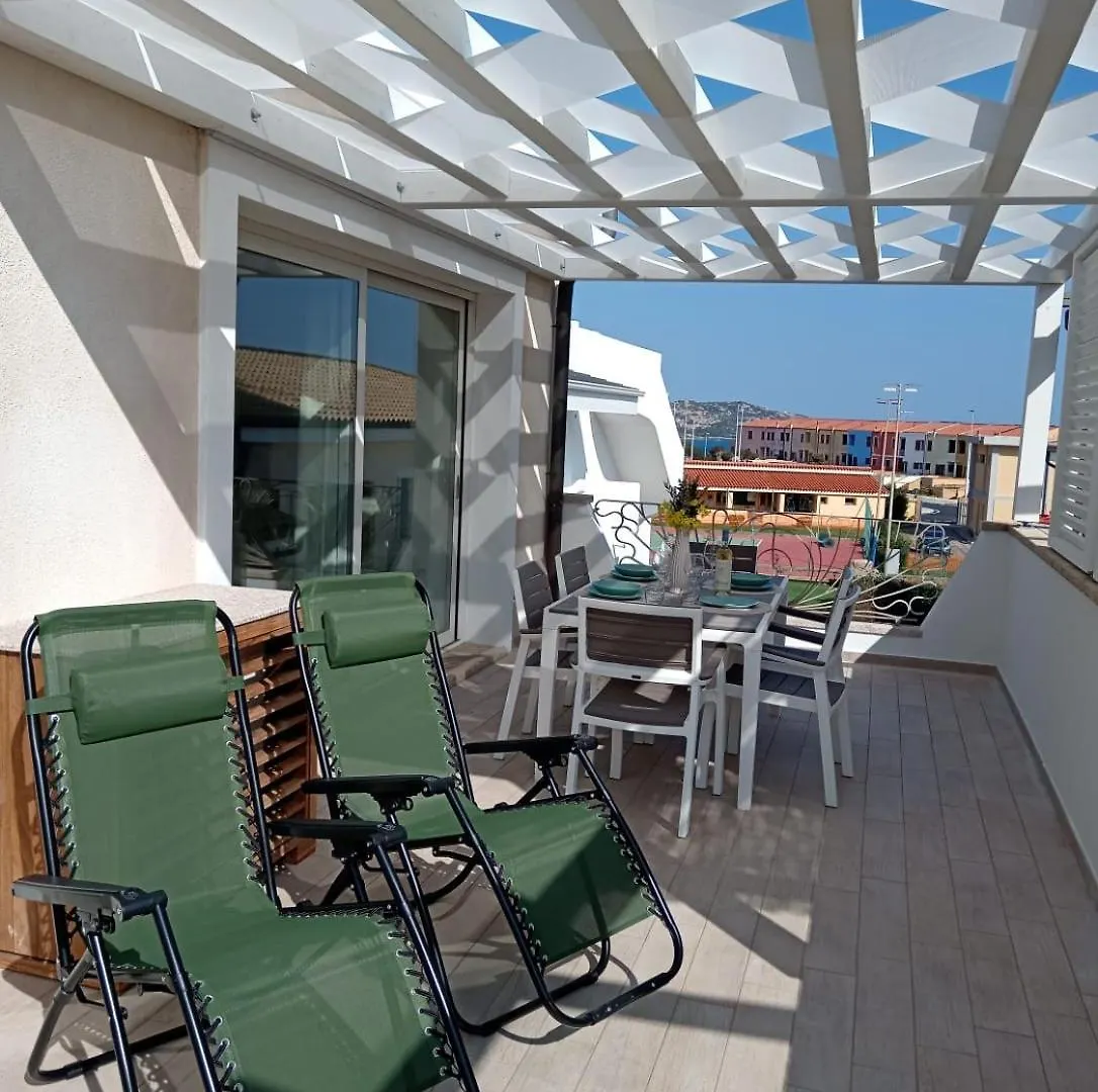 Appartamento Nuovissimo Con Piscina E Terrazza - A Due Passi Dalle Spiagge 팔라우 아파트